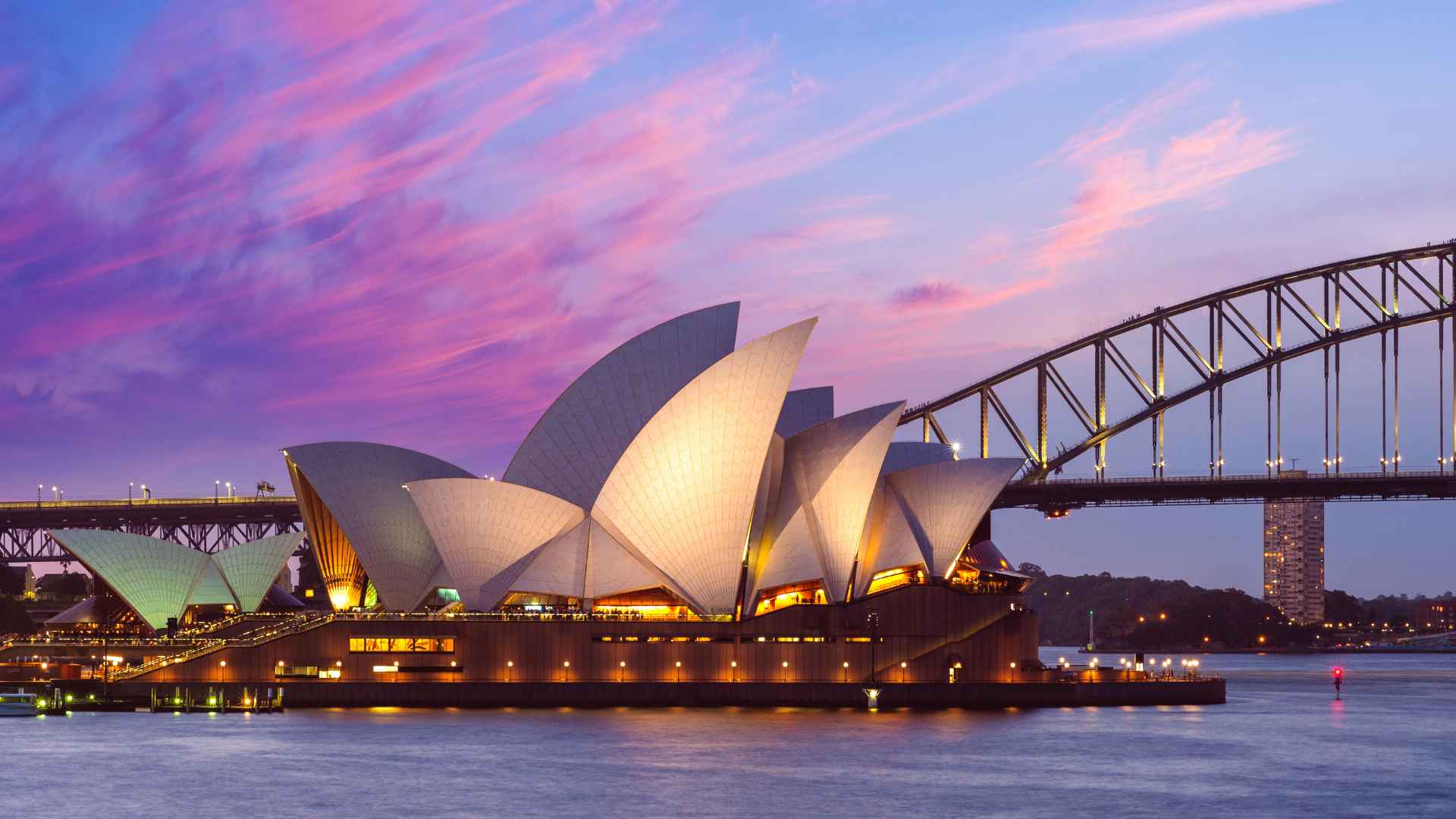 what are some advantages of living in Australia?