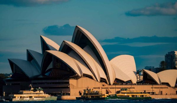 how to migrate to Australia from Dubai