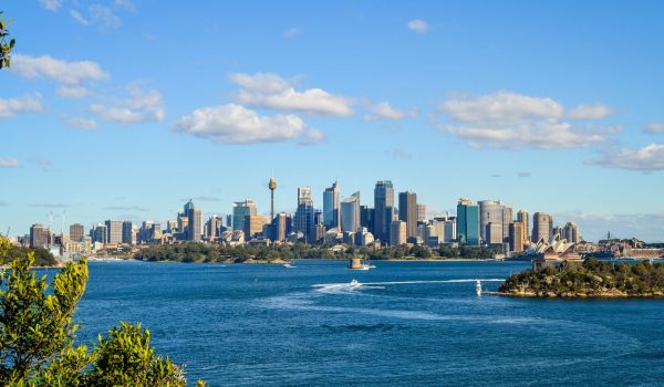 migrate to Australia from Dubai